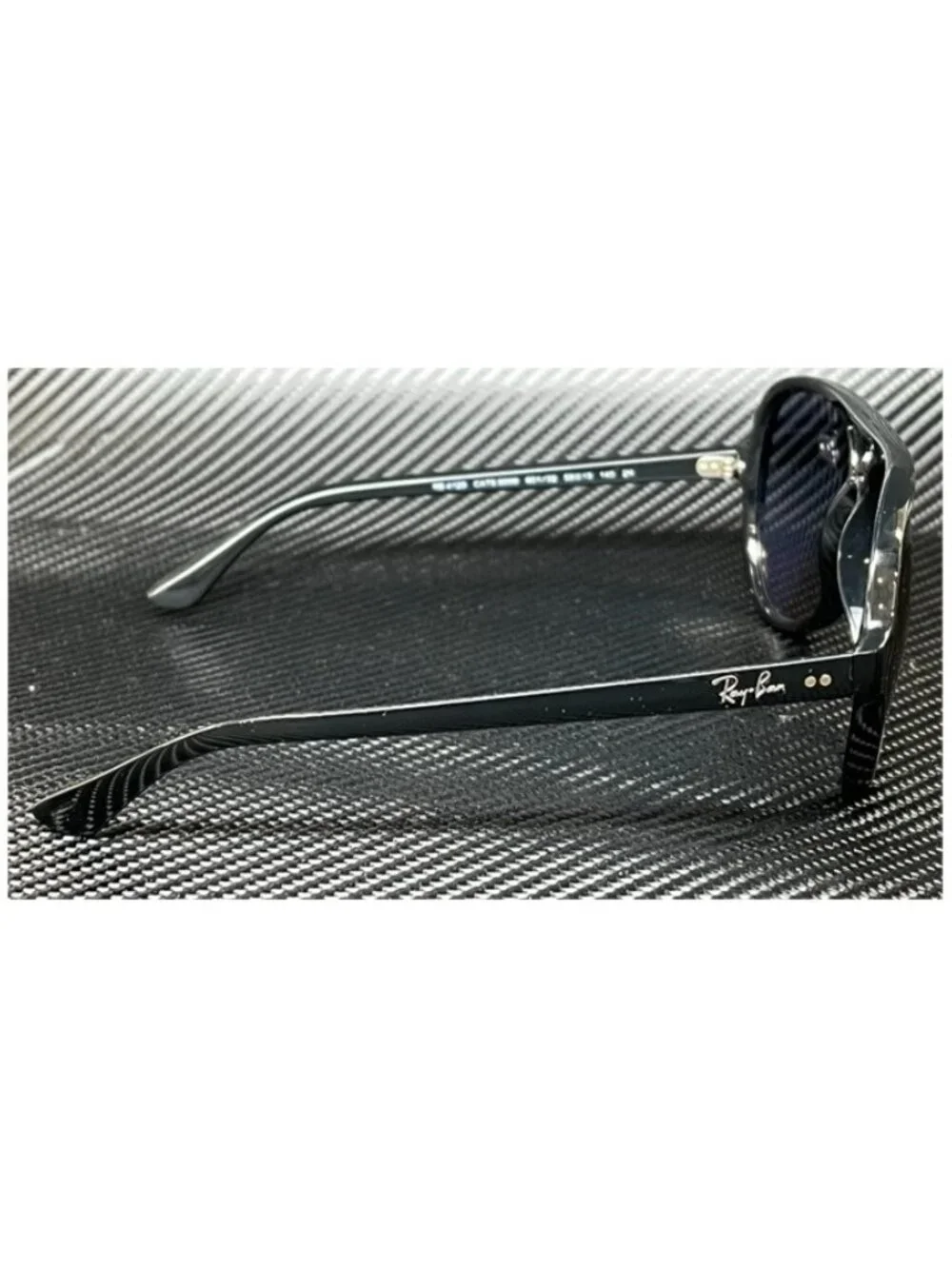 New Ray Ban Men  Black Sunglasses  59- 13- 140